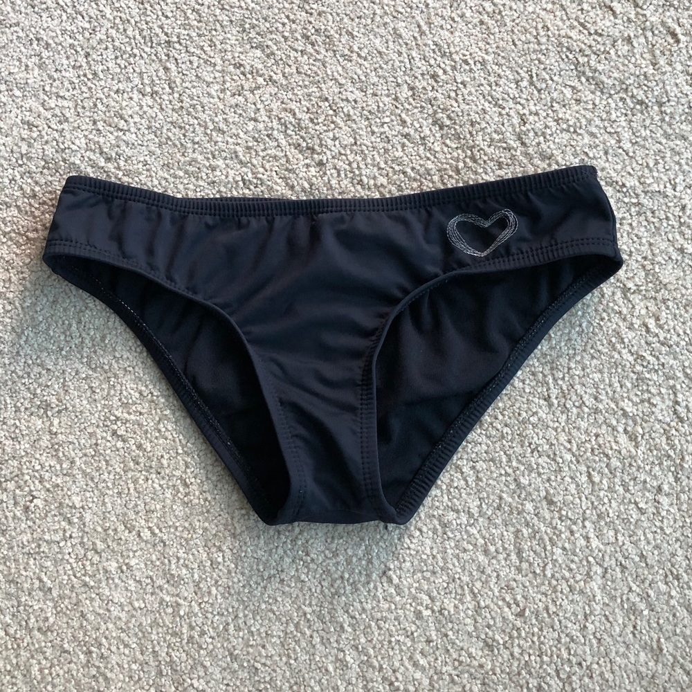 💜 5 for $25 Nollie heart black bikini bottoms 🖤